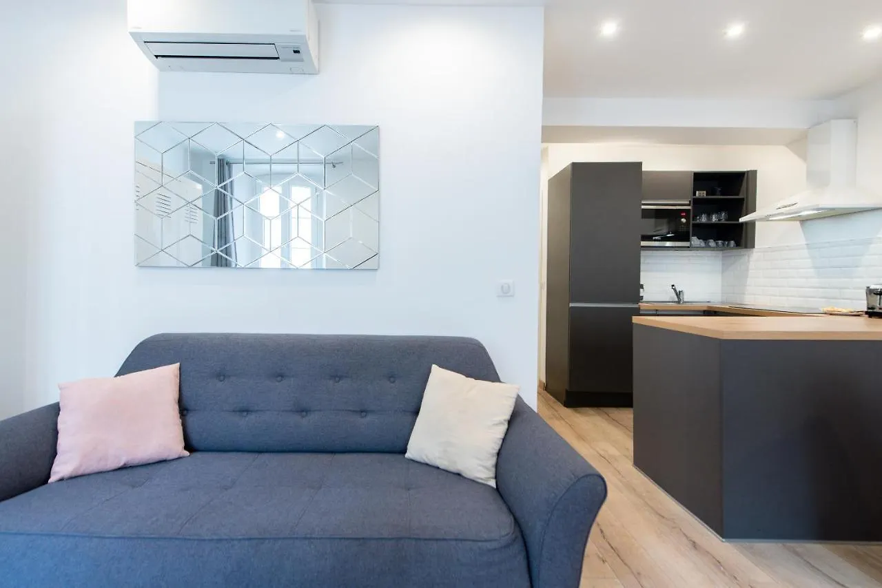 Apartment Le Nid Du Suquet Une Escapade Ideale Pour Couples, Pres Commerces, Palais Et Plages Cannes