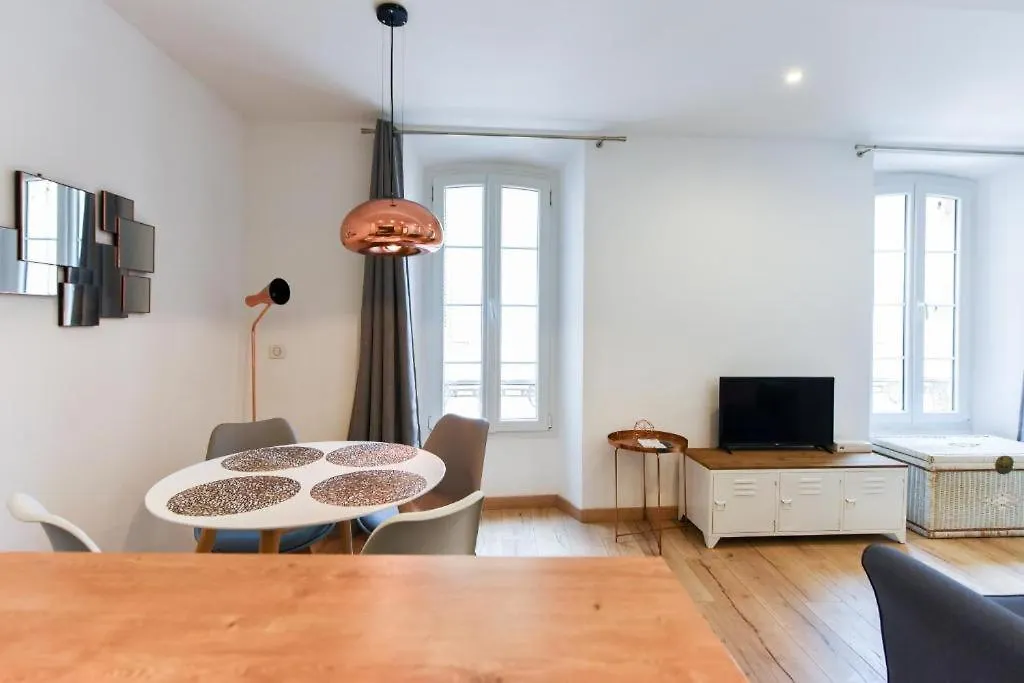 Apartment Le Nid Du Suquet Une Escapade Ideale Pour Couples, Pres Commerces, Palais Et Plages Cannes