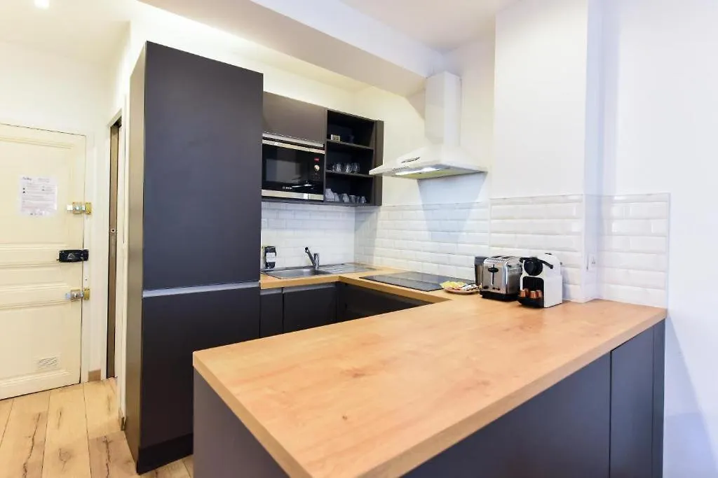 Apartment Le Nid Du Suquet Une Escapade Ideale Pour Couples, Pres Commerces, Palais Et Plages Cannes